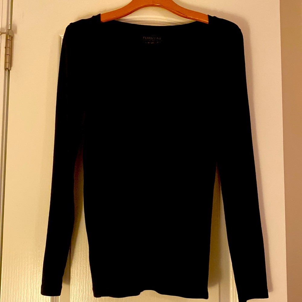 JCrew medium perfect fit long sleeve T-shirt black 🖤